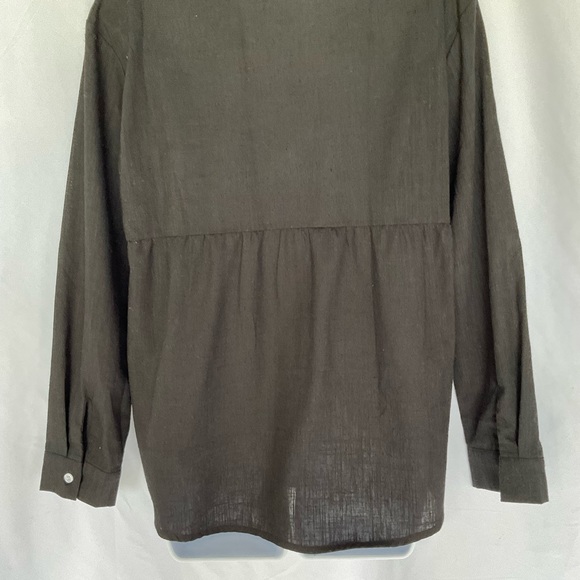 Linen Button-Up Shirt with Back Detail - Small -Versatile for Office to Outdoors - Picture 5 of 7